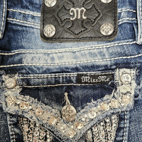 NWOT Miss Me Jeans, size 24 - Picture 7 of 11